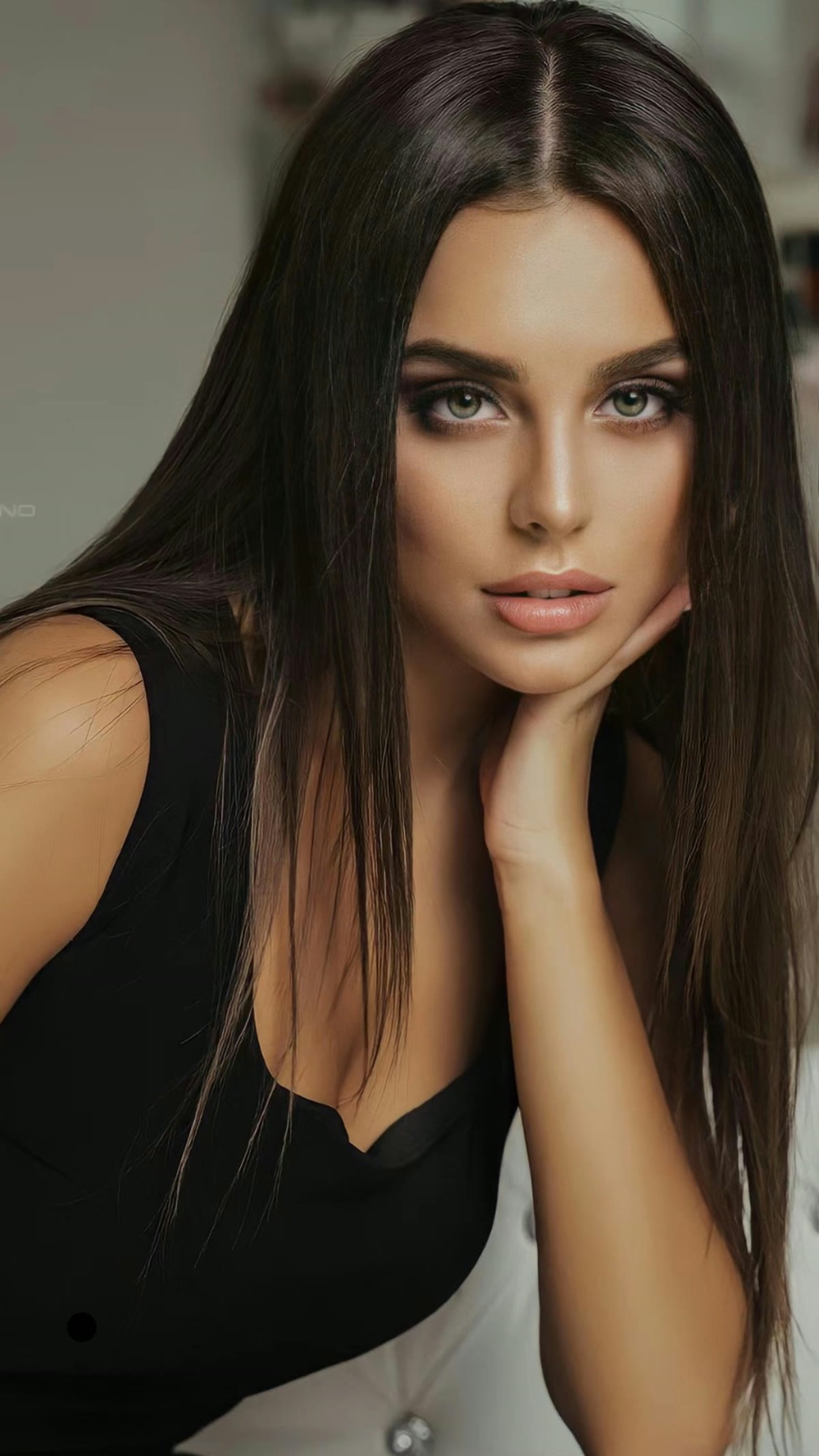 Iva Holan